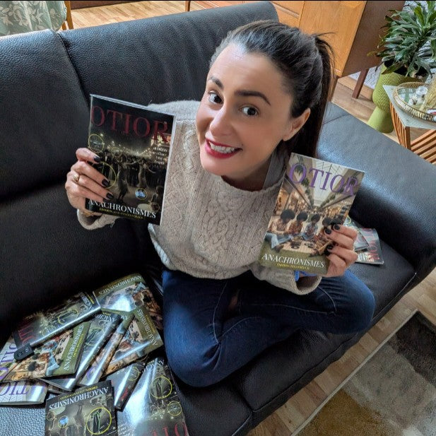 Portrait de la créatrice d'OTIOR présentant les éditions Anachronismes (années 20 et 70)